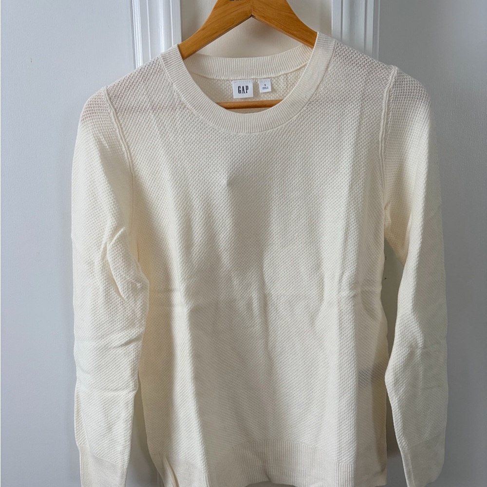 GAP Off-White Textured Knit Sweater